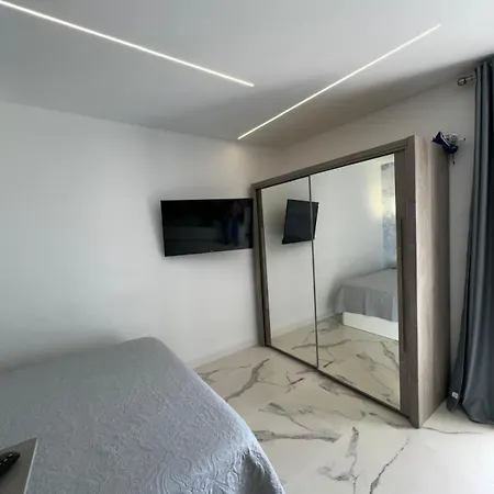 Apartment Paraiso Del Sur Tenerife With Renovated Swimming Pool