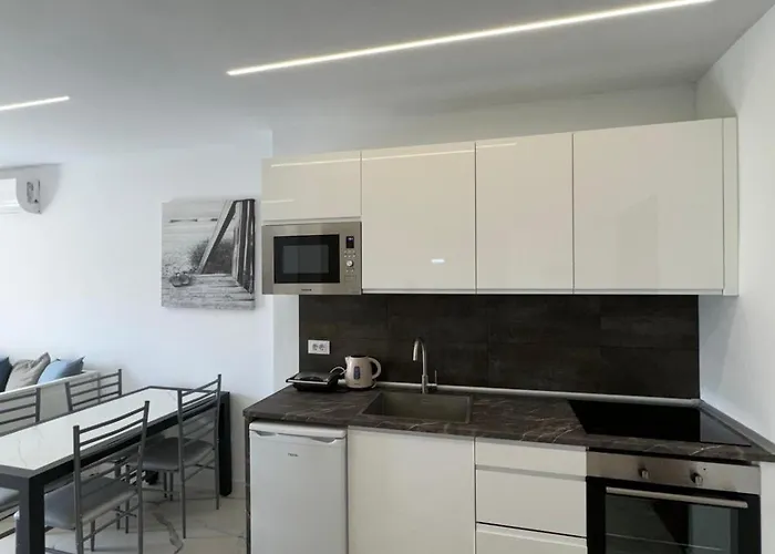 Paraiso Del Sur Tenerife -the Swimming Pool Is Under Reconstruction